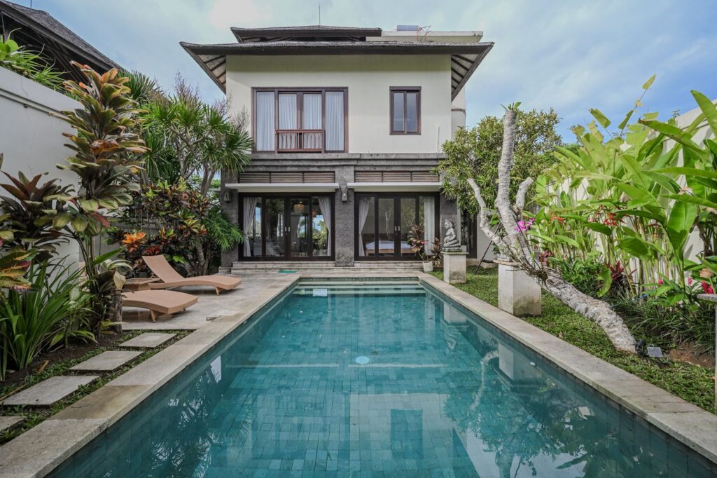 🏡 Spacious 3-Bedroom Villa with Rooftop View in Ungasan