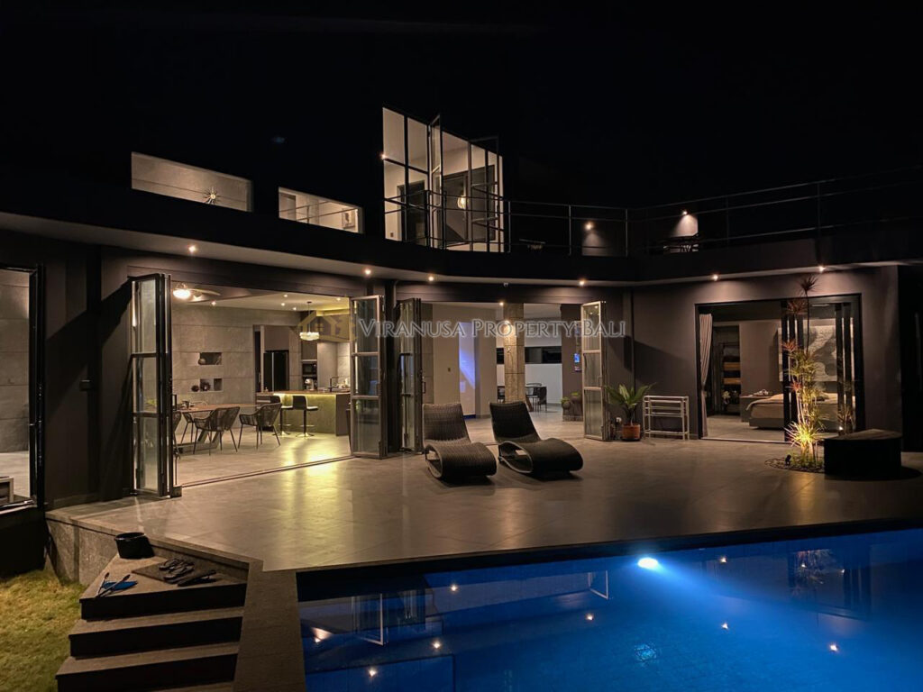 🏡 Modern Industrial Villa with Infinity Pool in Mas, Ubud – Jungle & Rice Field View