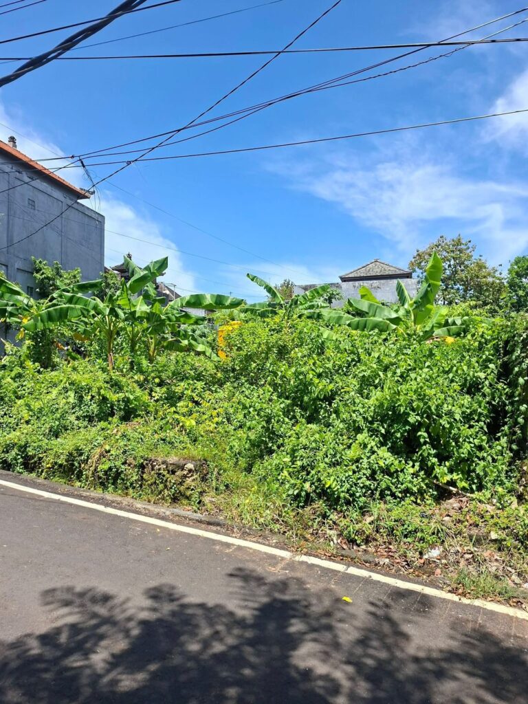 🏡 1.4 Are Land in Jalan Taman Giri – Villa Neighborhood with Asphalt Road Access