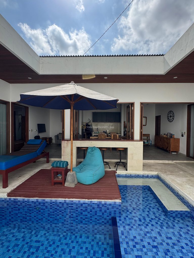 🏡 Modern Tropical 3-Bedroom Villa with Private Pool in Berawa