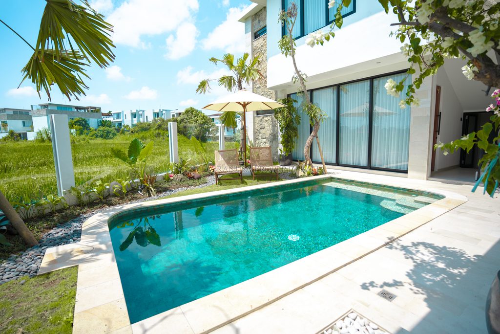 🏡 Modern 2-Bedroom Villa with Rice Field & Ocean Views Near Mengening Beach – Cemagi